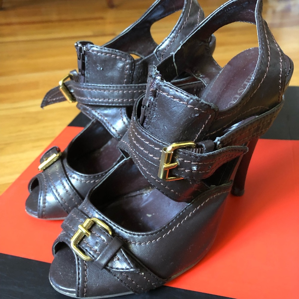 Brown faux leather heels size 5.5